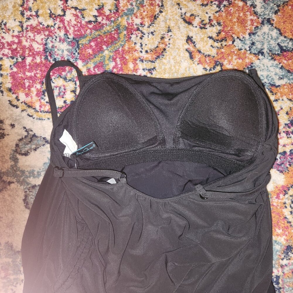 Black One-Piece Swimsuit with built-in Cover โ M (8/10) NWT - Picture 4 of 12